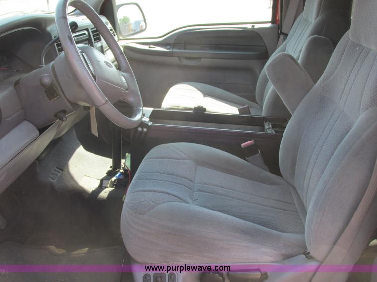 image for item E6419 2001 Ford Excursion SUV