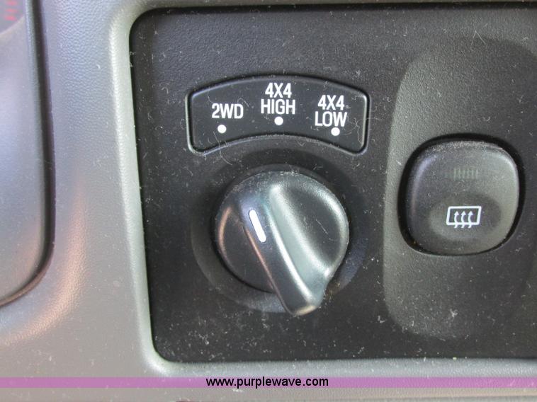 image for item E6419 2001 Ford Excursion SUV