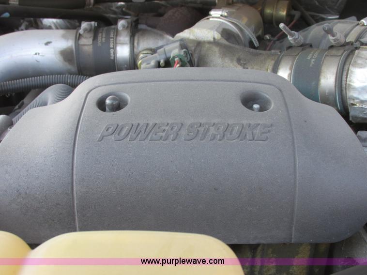 image for item E6419 2001 Ford Excursion SUV