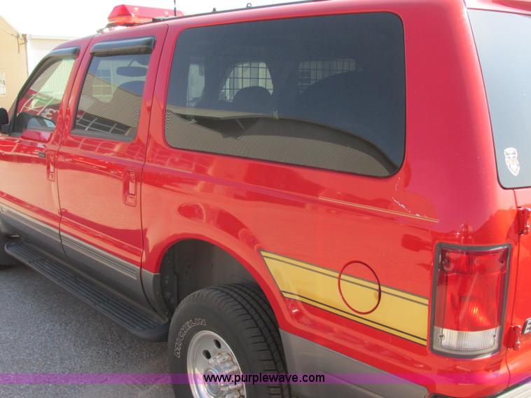 image for item E6419 2001 Ford Excursion SUV