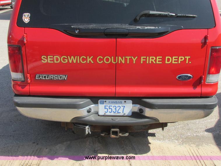 image for item E6419 2001 Ford Excursion SUV