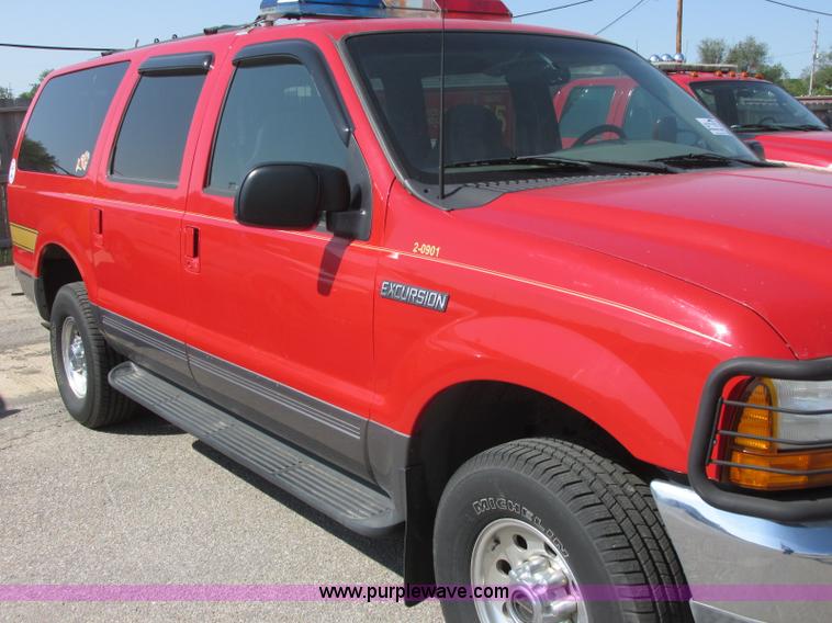 image for item E6419 2001 Ford Excursion SUV