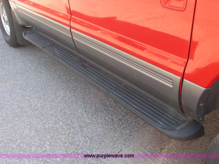 image for item E6419 2001 Ford Excursion SUV