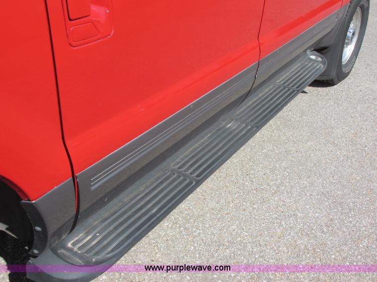 image for item E6419 2001 Ford Excursion SUV