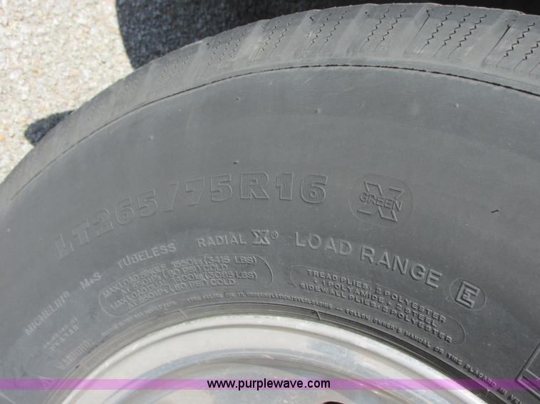 image for item E6419 2001 Ford Excursion SUV