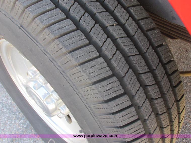 image for item E6419 2001 Ford Excursion SUV