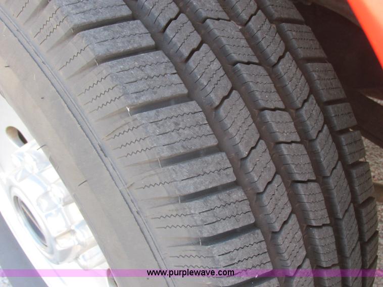 image for item E6419 2001 Ford Excursion SUV