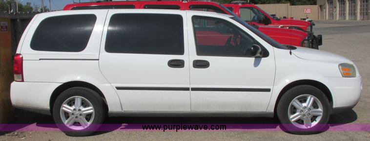 image for item E6420 2005 Chevrolet Uplander van