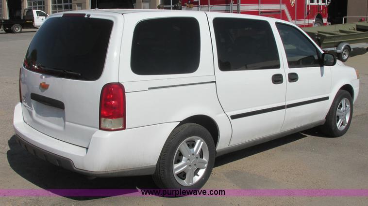 image for item E6420 2005 Chevrolet Uplander van