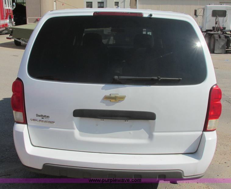 image for item E6420 2005 Chevrolet Uplander van