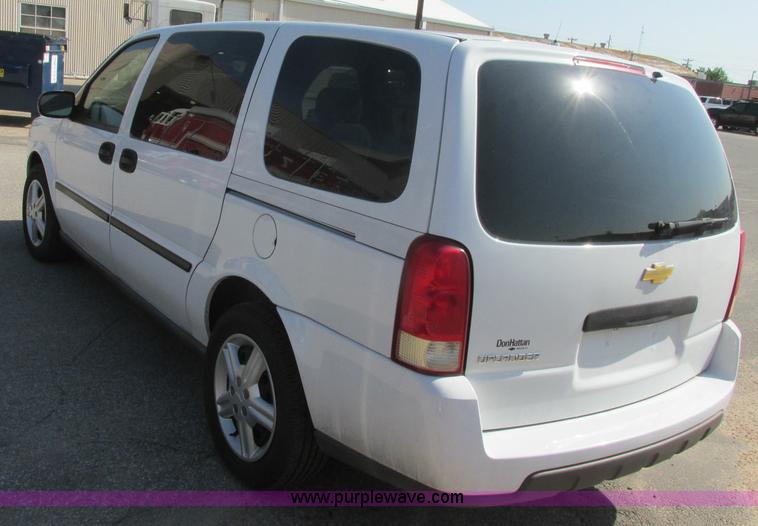 image for item E6420 2005 Chevrolet Uplander van