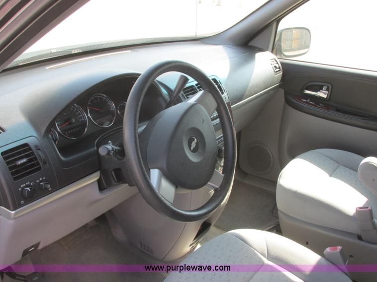 image for item E6420 2005 Chevrolet Uplander van