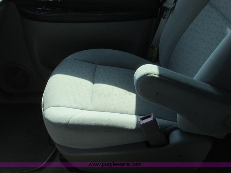 image for item E6420 2005 Chevrolet Uplander van