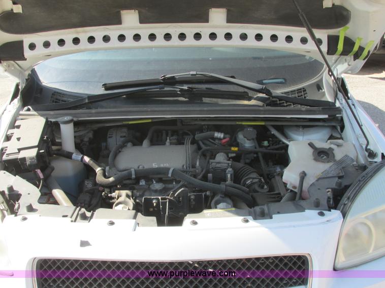 image for item E6420 2005 Chevrolet Uplander van