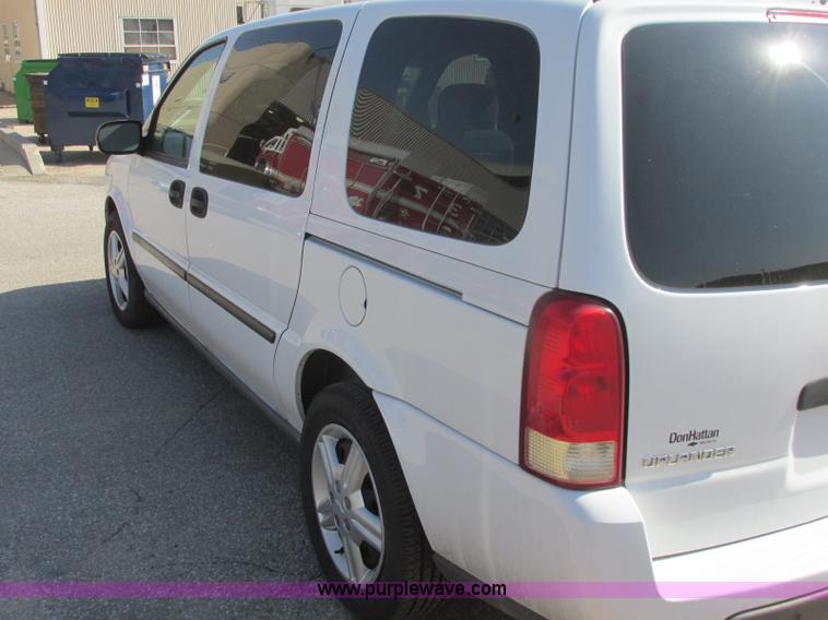 image for item E6420 2005 Chevrolet Uplander van