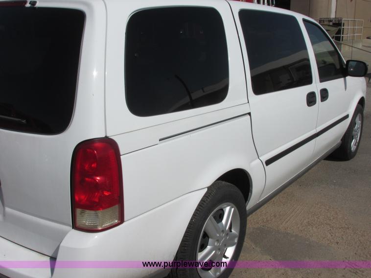 image for item E6420 2005 Chevrolet Uplander van