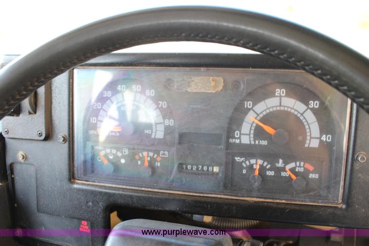 image for item F7681 1999 Chevrolet B7 Blue Bird school bus