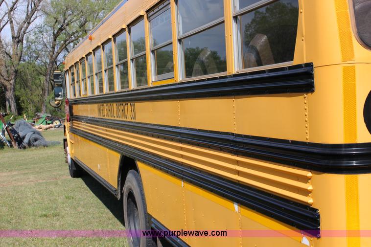 image for item F7681 1999 Chevrolet B7 Blue Bird school bus