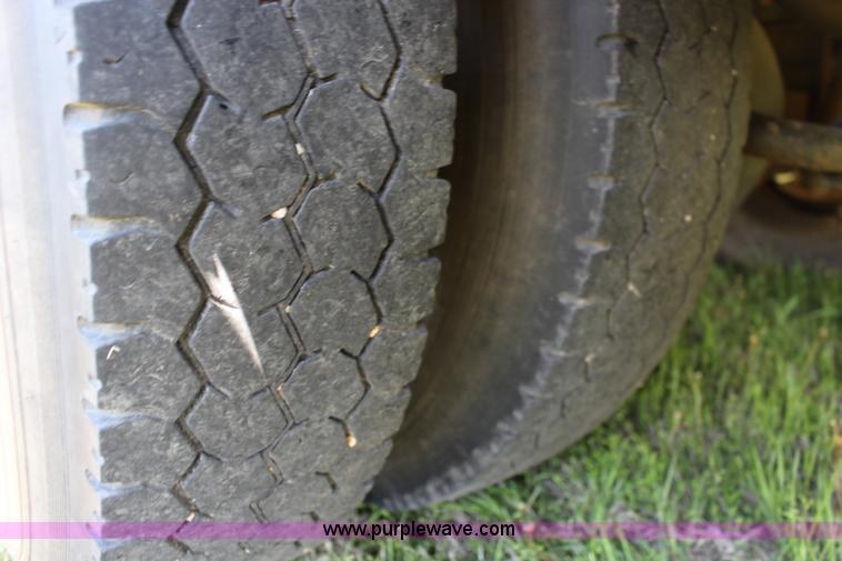 image for item F7681 1999 Chevrolet B7 Blue Bird school bus