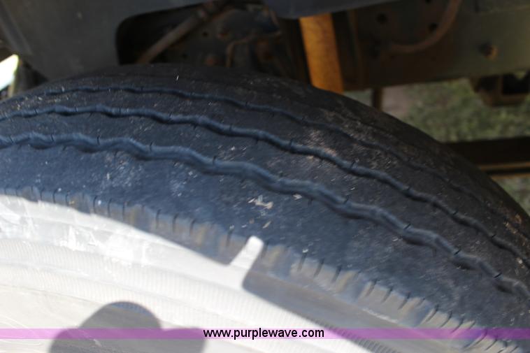 image for item F7681 1999 Chevrolet B7 Blue Bird school bus