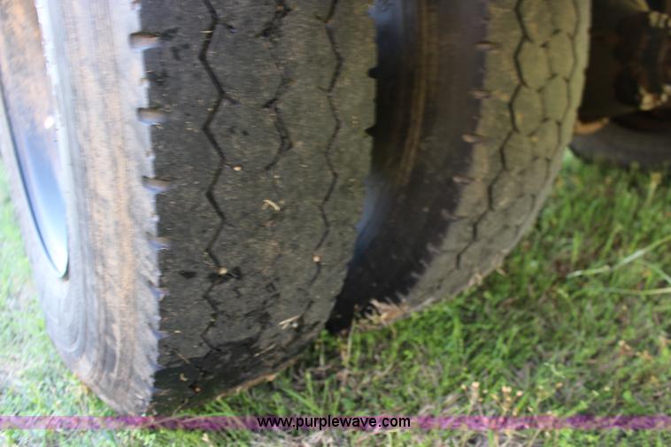 image for item F7681 1999 Chevrolet B7 Blue Bird school bus