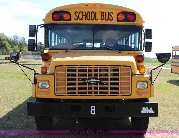 image for item F7682 1999 Chevrolet B7 school bus