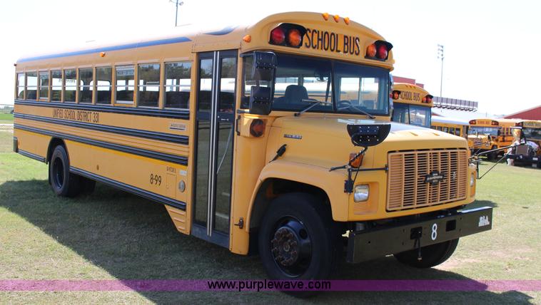 image for item F7682 1999 Chevrolet B7 school bus