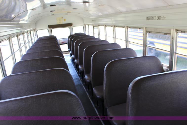 image for item F7682 1999 Chevrolet B7 school bus