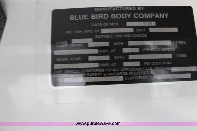 image for item F7682 1999 Chevrolet B7 school bus