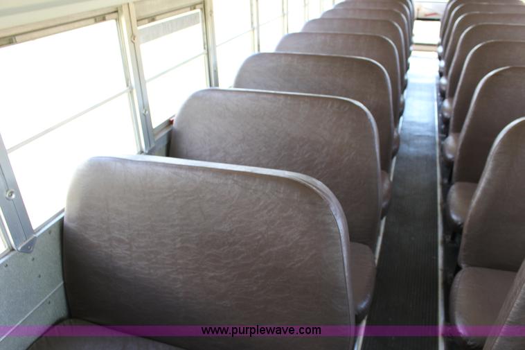 image for item F7682 1999 Chevrolet B7 school bus
