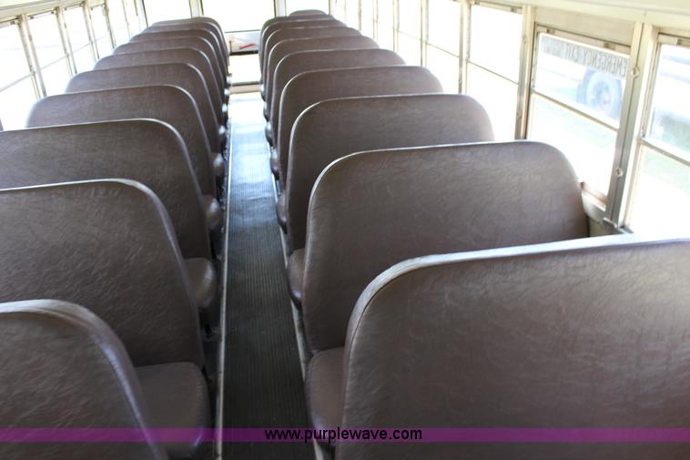 image for item F7682 1999 Chevrolet B7 school bus