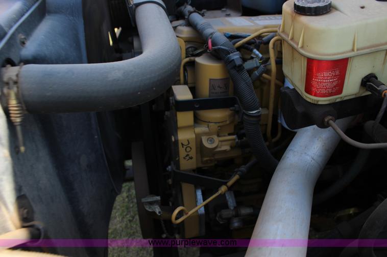 image for item F7682 1999 Chevrolet B7 school bus