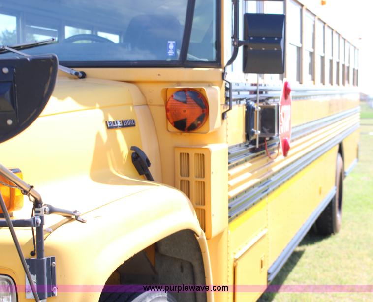 image for item F7682 1999 Chevrolet B7 school bus