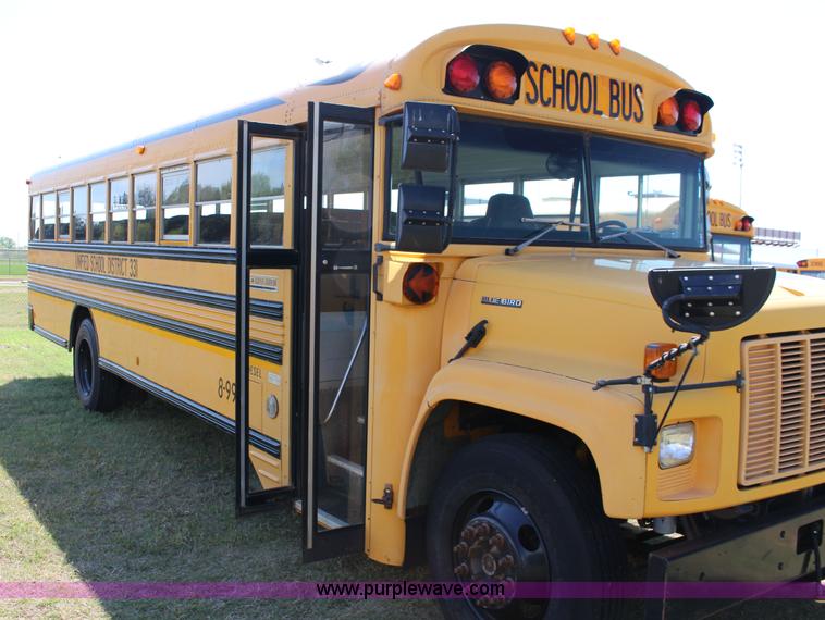 image for item F7682 1999 Chevrolet B7 school bus