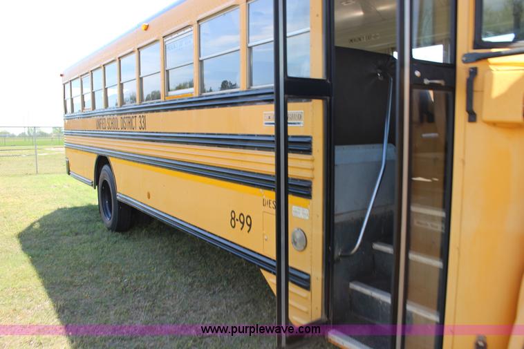 image for item F7682 1999 Chevrolet B7 school bus