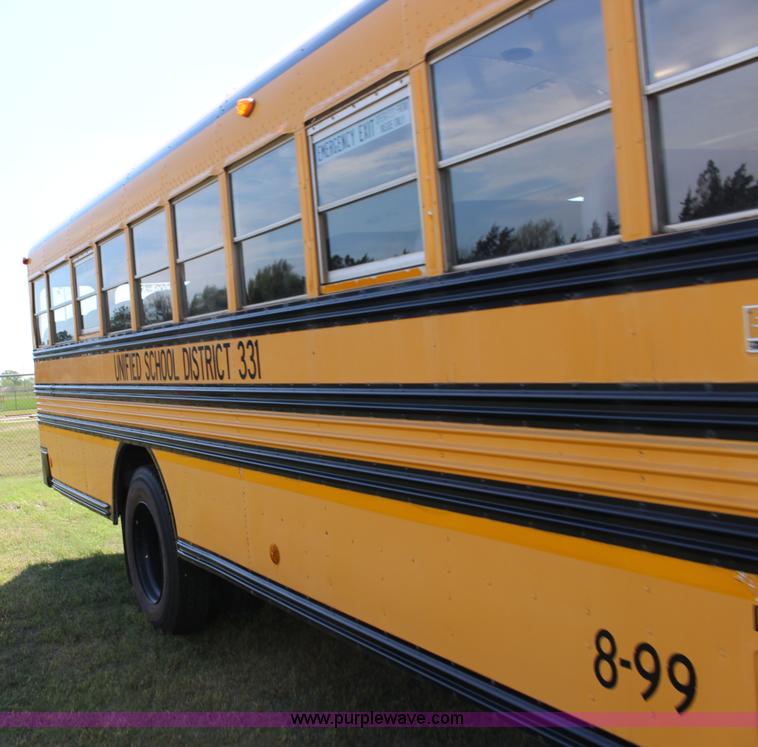 image for item F7682 1999 Chevrolet B7 school bus