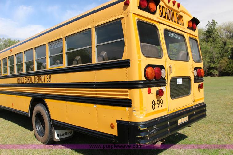image for item F7682 1999 Chevrolet B7 school bus