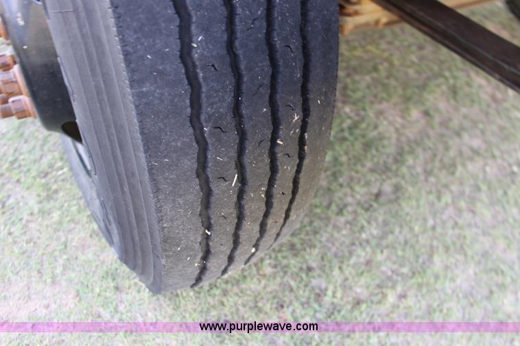 image for item F7682 1999 Chevrolet B7 school bus