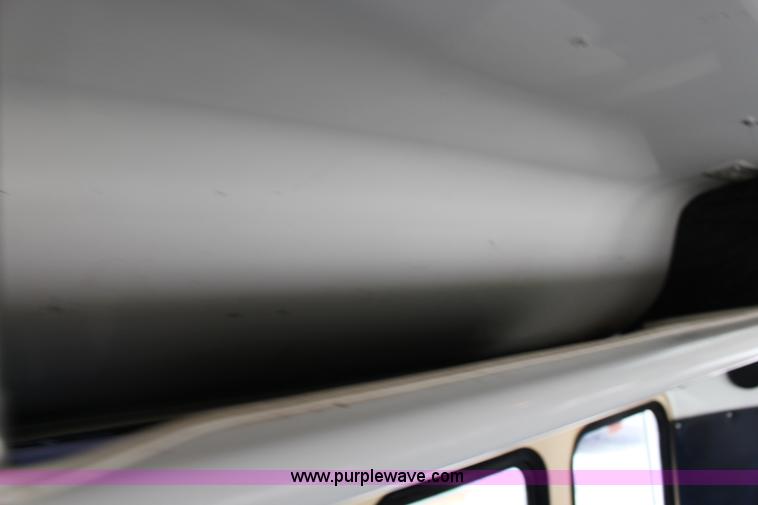 image for item F7687 1988 Ford Econoline E350 bus