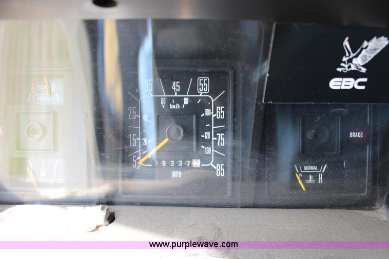 image for item F7687 1988 Ford Econoline E350 bus