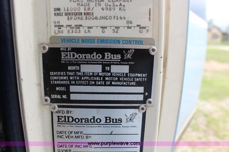 image for item F7687 1988 Ford Econoline E350 bus
