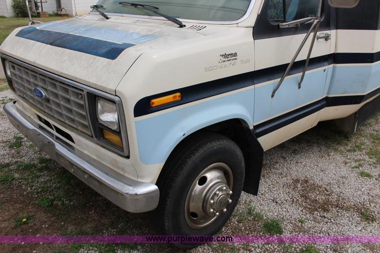 image for item F7687 1988 Ford Econoline E350 bus