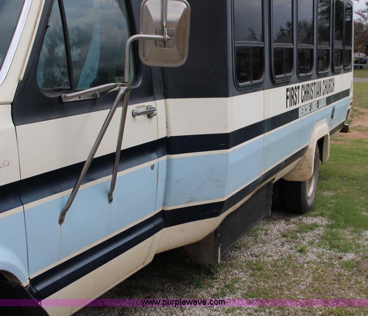 image for item F7687 1988 Ford Econoline E350 bus