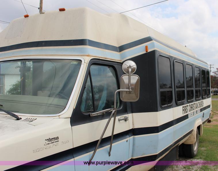 image for item F7687 1988 Ford Econoline E350 bus