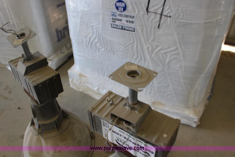 image for item F7706 (4) Cooper lighting high bay lights