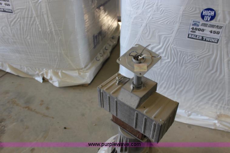 image for item F7706 (4) Cooper lighting high bay lights