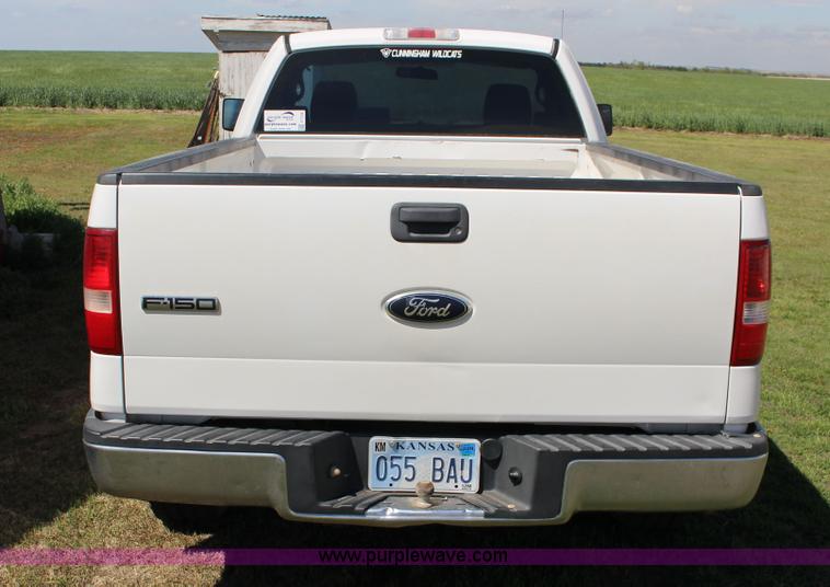 image for item F7728 2005 Ford F150 pickup truck
