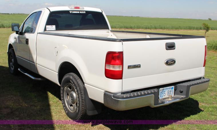 image for item F7728 2005 Ford F150 pickup truck