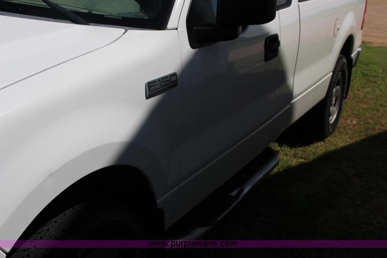 image for item F7728 2005 Ford F150 pickup truck