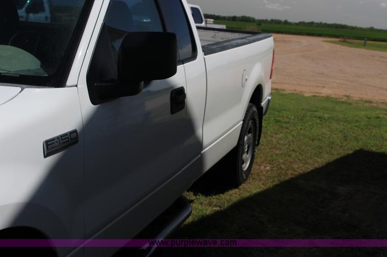 image for item F7728 2005 Ford F150 pickup truck